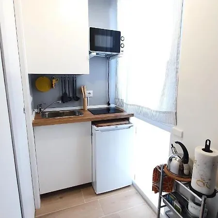 Blue Sky Rooftop - Policlinico Apartamento